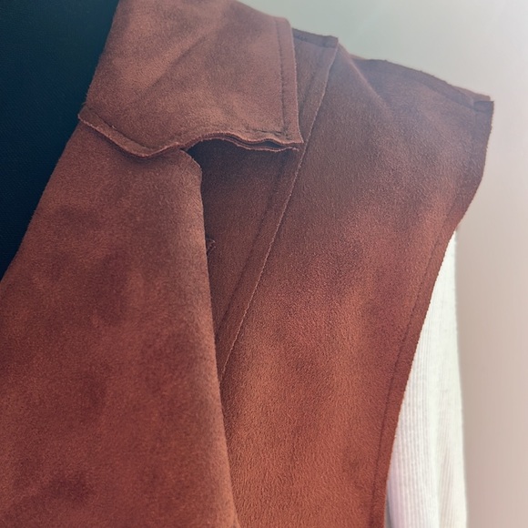 Worn once! Joan Vass chestnut sleeveless trench coat. Size large. - Picture 3 of 5